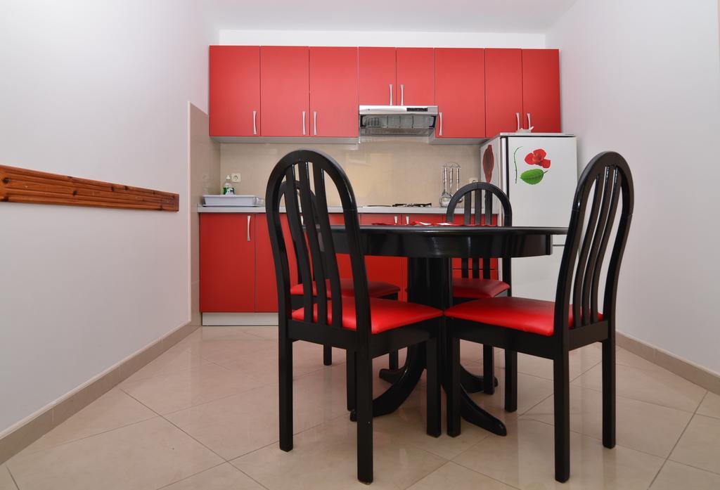 Mucic Apartments Makarska Buitenkant foto