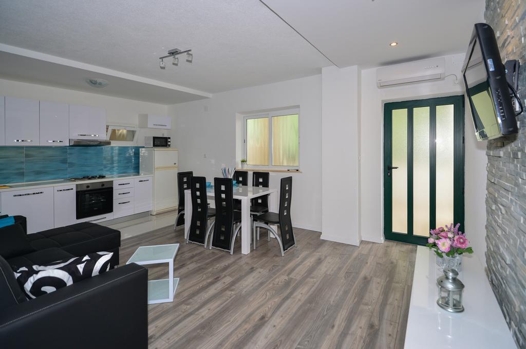 Mucic Apartments Makarska Buitenkant foto